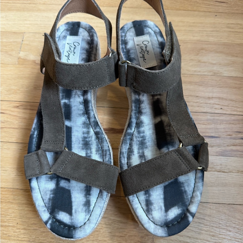 Crown Vintage Army Green Comfort Sandals with Wide Straps